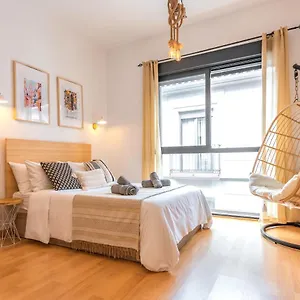  Apartment Romantic In The Center By Rems