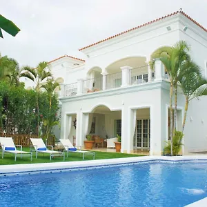 https://villa-esplendida.in-canary-islands.com